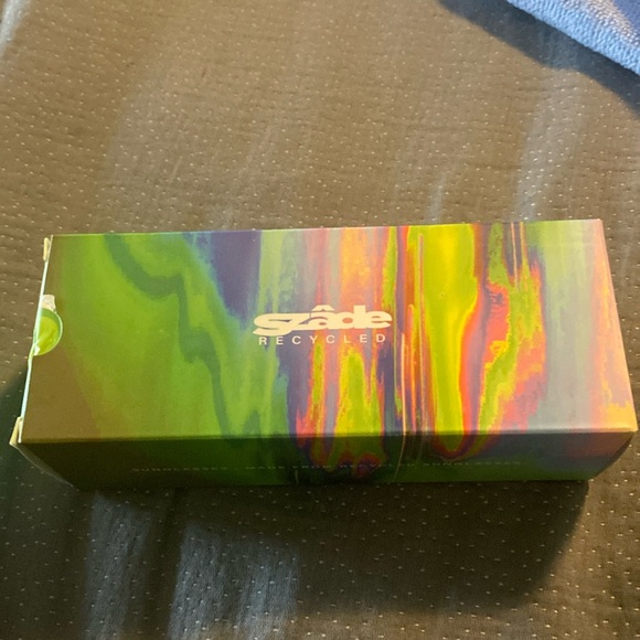 Coquina/Moss Polarized Sunglasses. New in box. - Picture 3 of 7